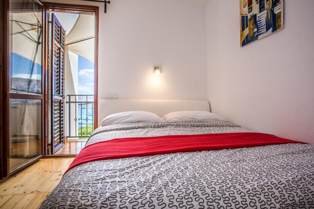 Apartment Memories II Baska  Bagian luar foto