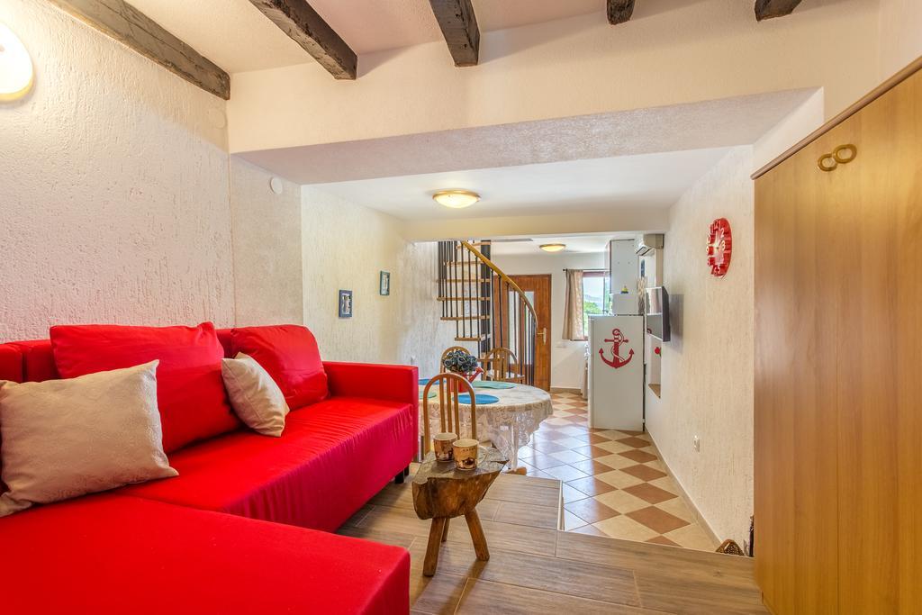 Apartment Memories II Baska  Bagian luar foto
