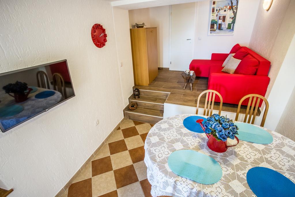 Apartment Memories II Baska  Bagian luar foto
