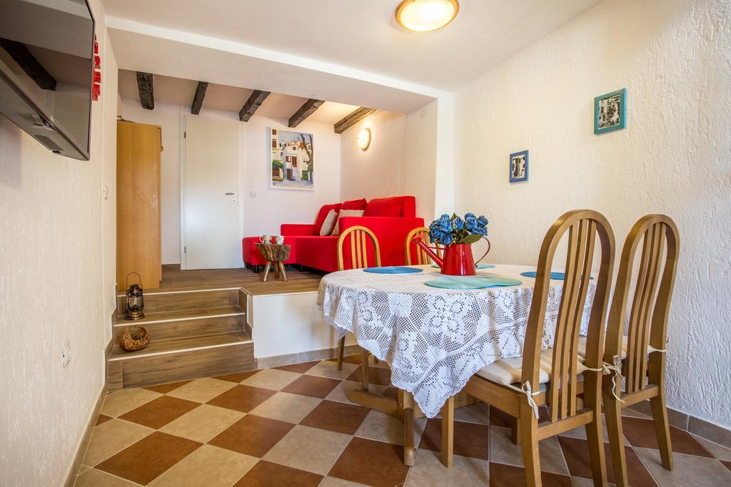 Apartment Memories II Baska  Bagian luar foto